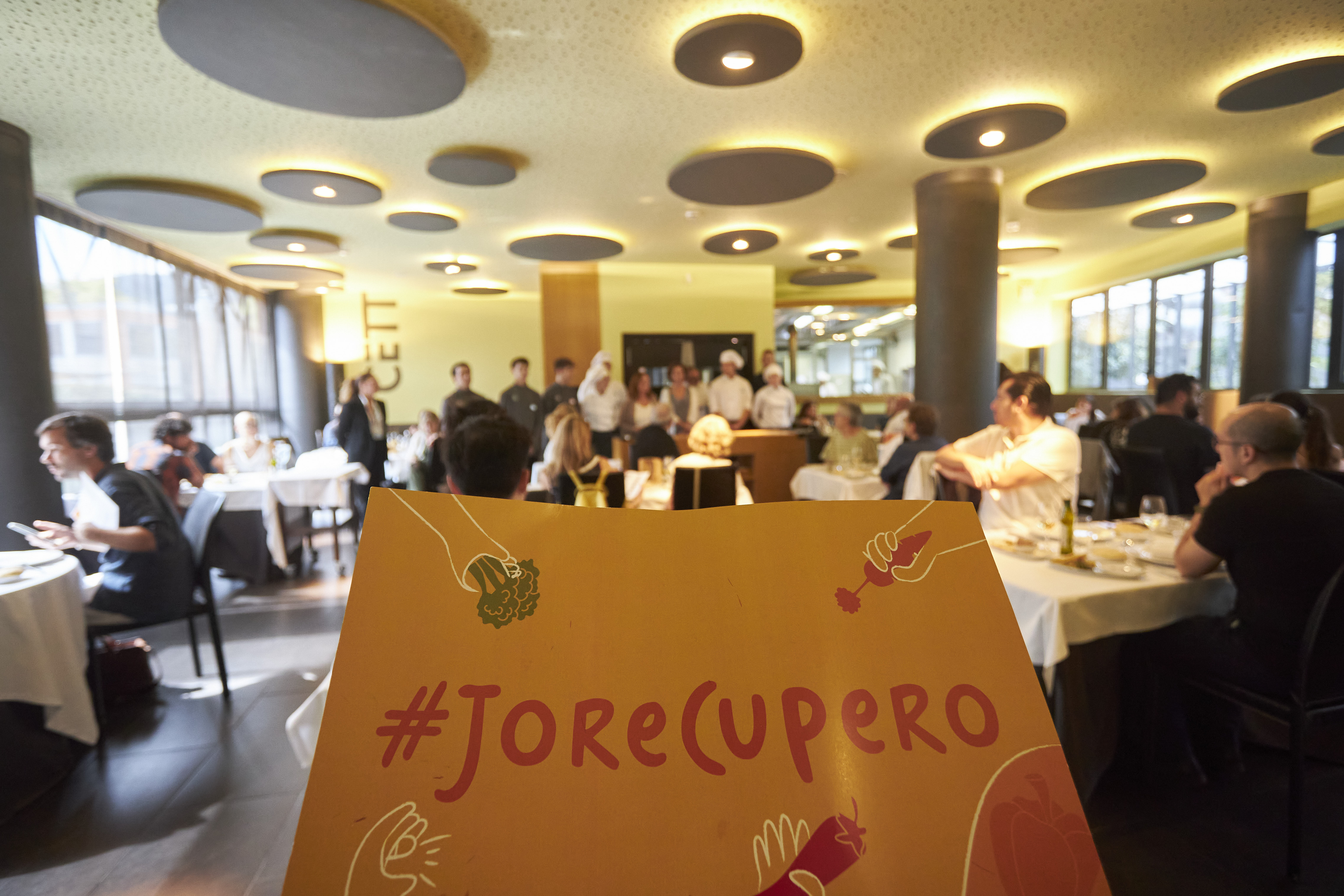 Photography from: El CETT-UB y Gastrorecup, en contra del desperdicio alimentario. | Aula Restaurant